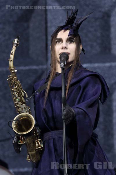 PJ HARVEY - 2016-07-03 - HEROUVILLE SAINT CLAIR - Chateau de Beauregard - Scene Beauregard - 